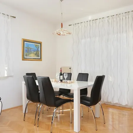 Appartement By The Sea - 15517 Trogir