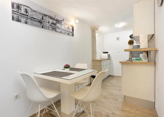 Appartement By The Sea - 15517