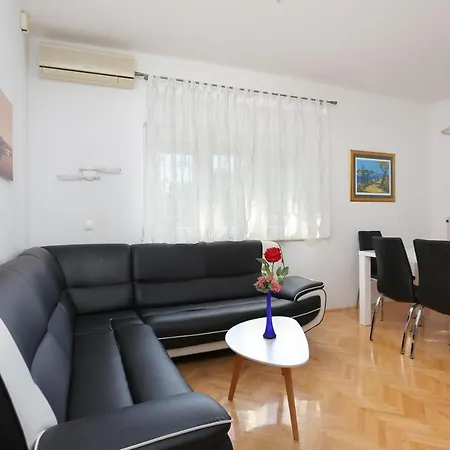 Apartman By The Sea - 15517 Trogir