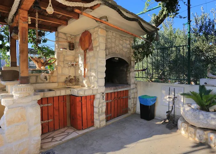 By The Sea - 15517 トロギール