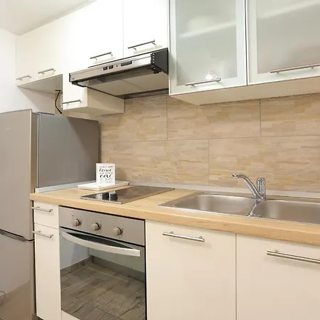 Apartment By The Sea - 15517 *