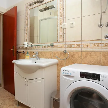 Apartment By The Sea - 15517 Trogir